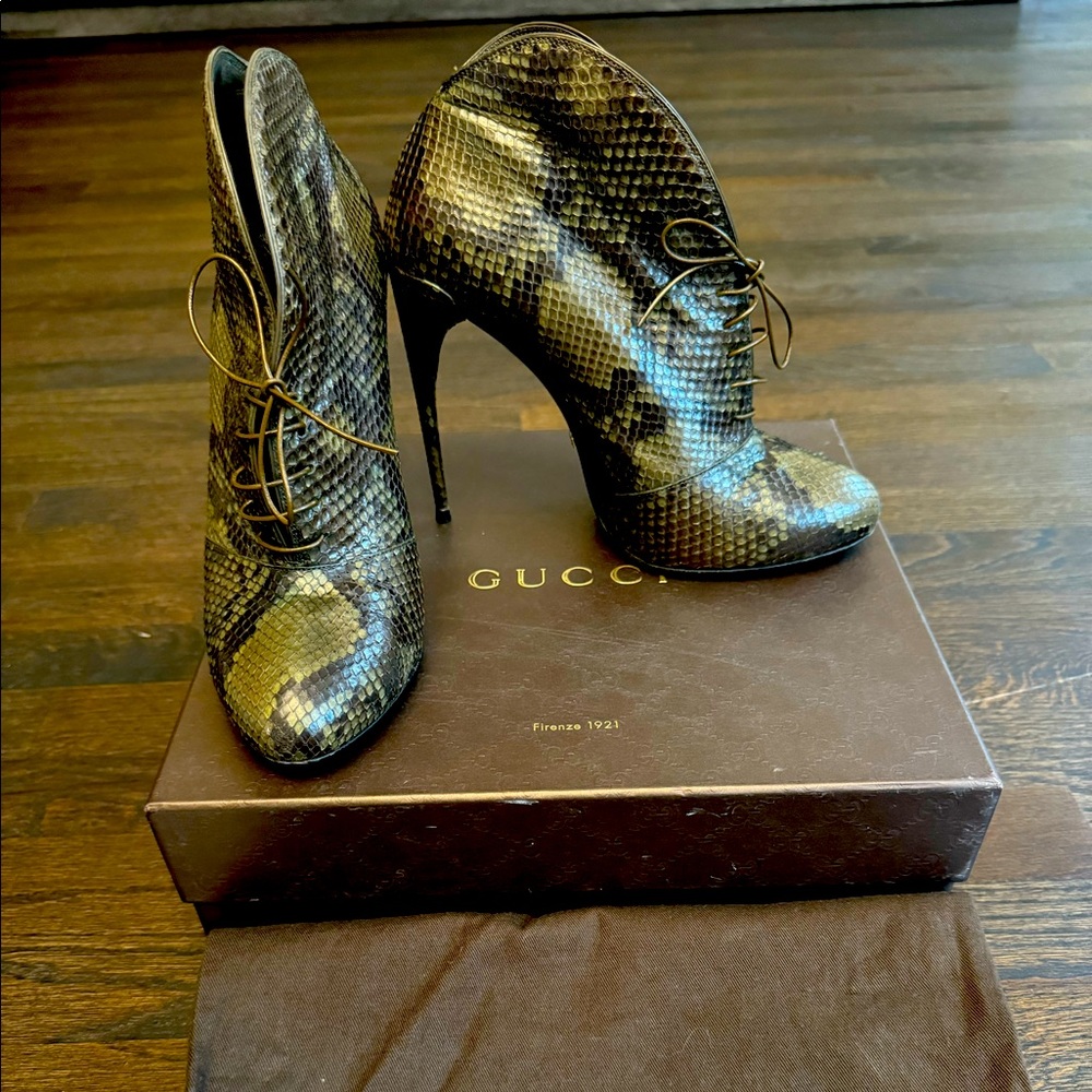 Gucci Lizzard booties (size 39)